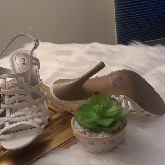 Dress sandals, has small glue flaws from factory. - Picture 6 of 6